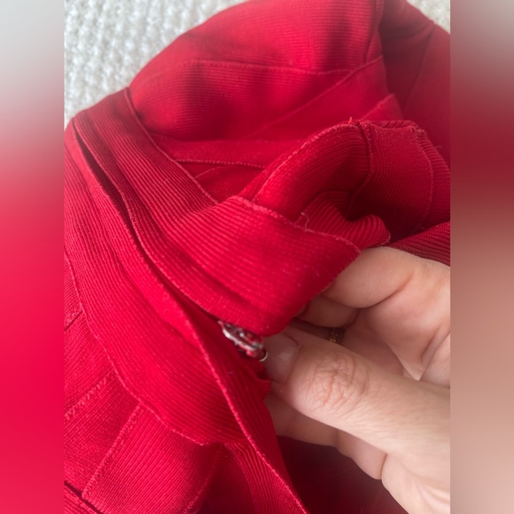 Red dress - Picture 2 of 2